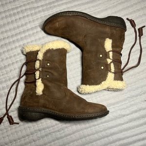 Ugg Akadia Boot